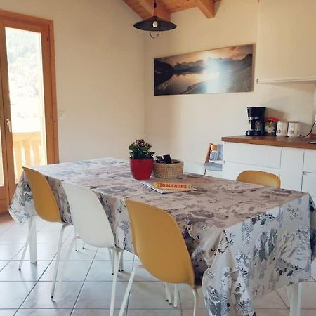 Confortable Chalet Avec Magnifique Vue En Gruyere. Шарме Екстериор снимка