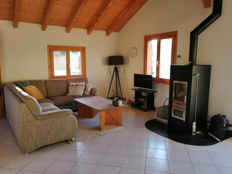 Confortable Chalet Avec Magnifique Vue En Gruyere. Шарме Екстериор снимка