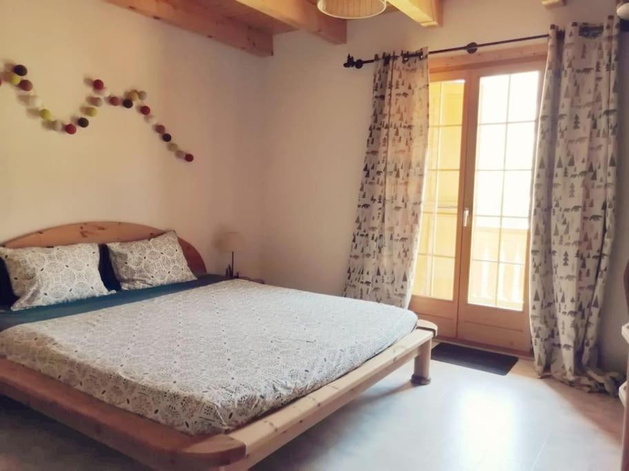 Confortable Chalet Avec Magnifique Vue En Gruyere. Шарме Екстериор снимка